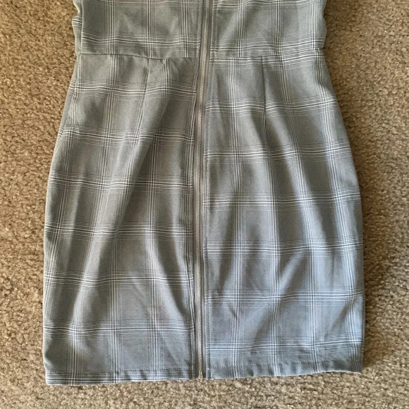 By the Way Kimmie Zipper Back Plaid Dress in Plaid Size Small - Picture 7 of 9